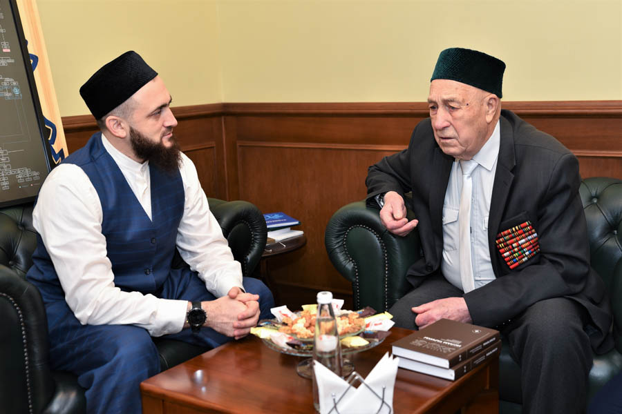Муфтий РТ встретился с ветераном ВОВ и основателем мусульманской общины Калининграда Хакимом Биктеевым