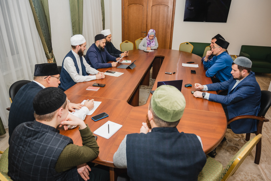 В ДУМ РТ прошло внеочередное заседание Совета улемов по вопросам, поступившим от мобилизованных мусульман