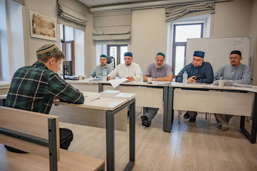 В ходе собеседования при поступлении абитуриентов в "Мухаммадие" проверяют на уровень владения татарским