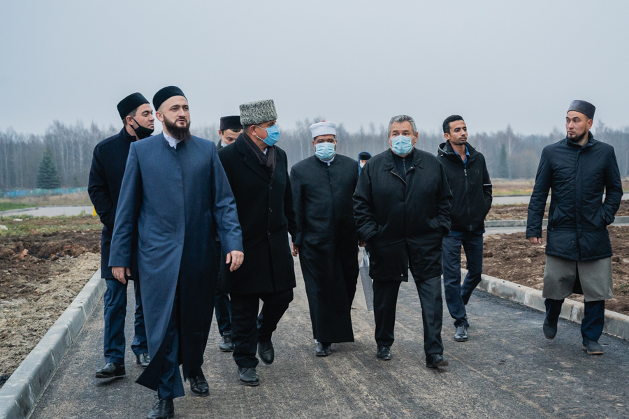 Муфтий ознакомился с ходом строительства Соборной мечети в Высокогорском районе