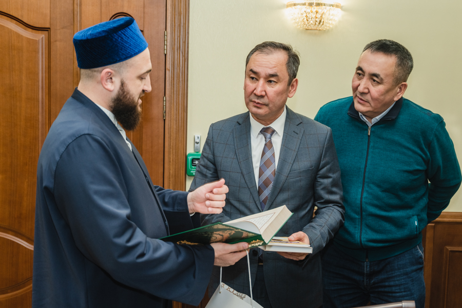 Муфтий Камиль хазрат встретился с заместителем председателя Комитета по делам религий Казахстана
