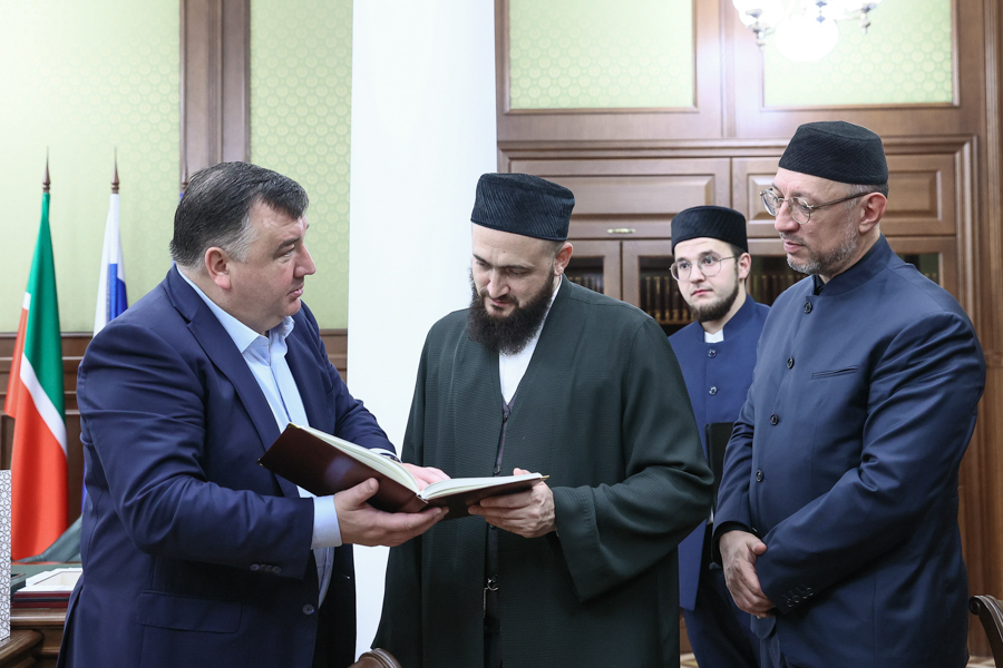 Состоялась встреча Муфтия Татарстана и ректора КФУ Ленара Сафина