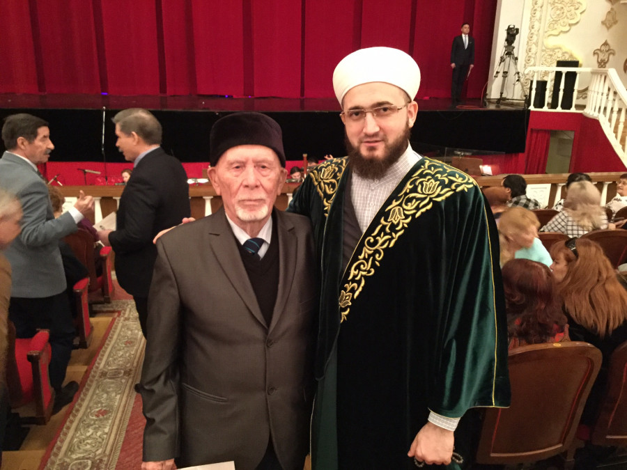 Муфтий Татарстана поздравил обладателя премии Тукая 2017 года Хариса хазрат Салихова