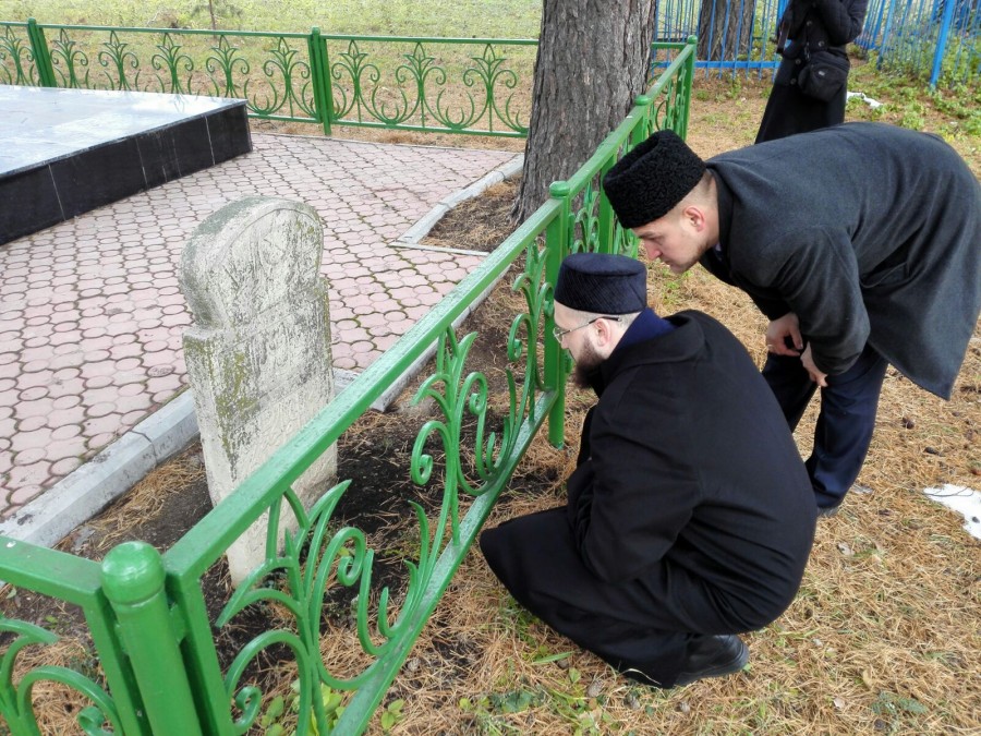 Муфтий Татарстана в рамках третьих чтений Ялчыгола посетил могилу выдающегося татарского просветителя