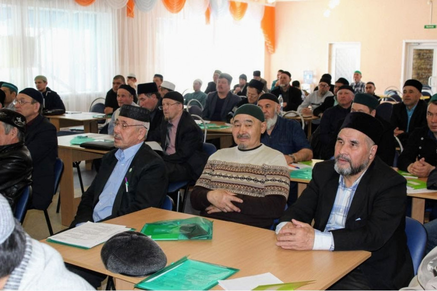 Тюменские мусульмане изучают татарское духовное наследие