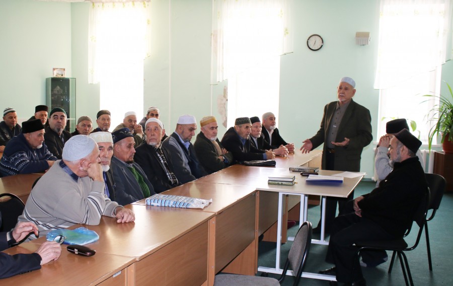 Для прихожан в Нижнекамской Соборной мечети организовали курсы по таджвиду