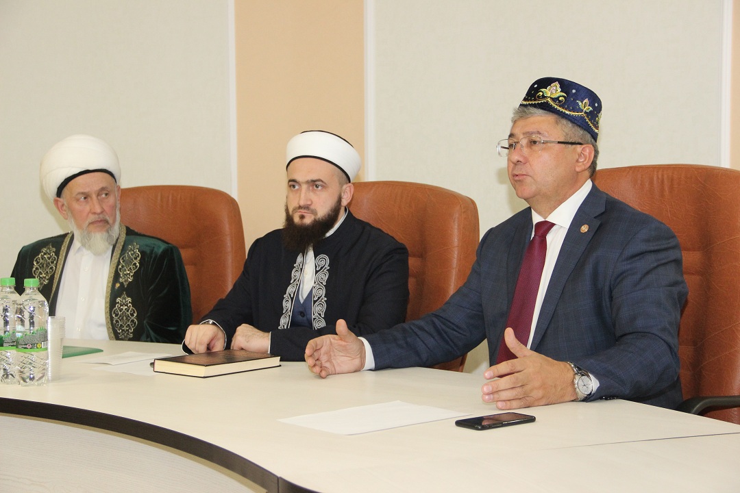 Глава исполкома Зеленодольска встретился с имамами района и казыями Северо-западного региона Татарстана