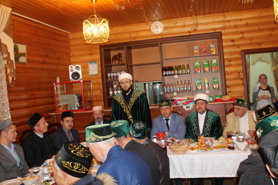 Глава Аксубаевского района пригласил мусульман на ифтар