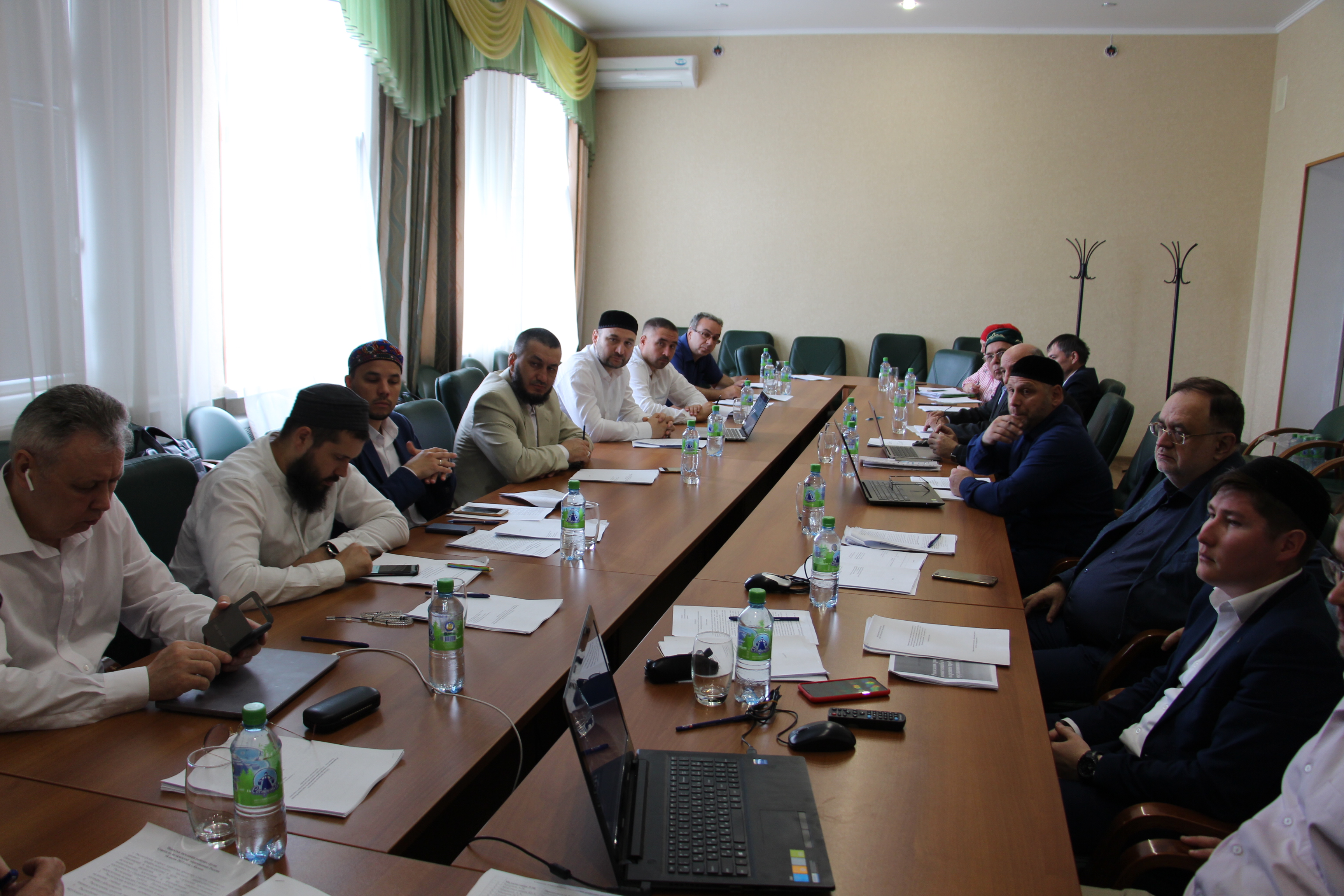 В РИИ проходит заседание Совета по исламскому образованию России