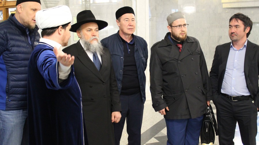 Первый заместитель муфтия РТ Рустам хазрат Батров встретился с президентом Федерации еврейских общин России