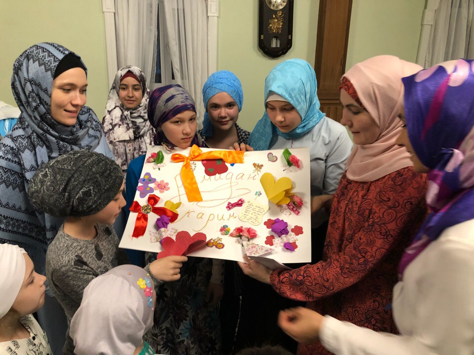 В Чистополе прошел ифтар для юных мусульманок и ифтар-выпускной примечетских курсов