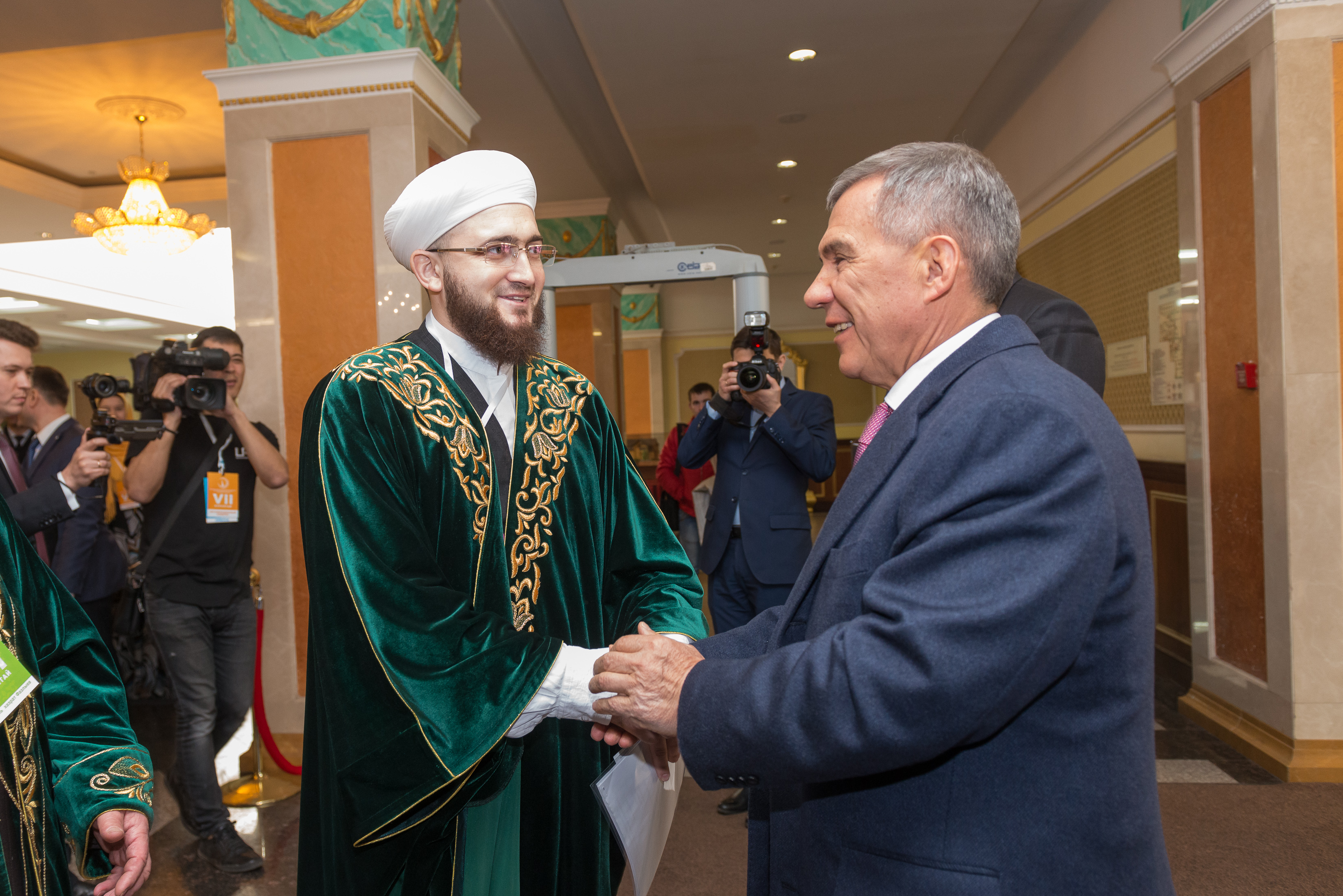 Муфтий поздравляет Президента Татарстана с юбилеем