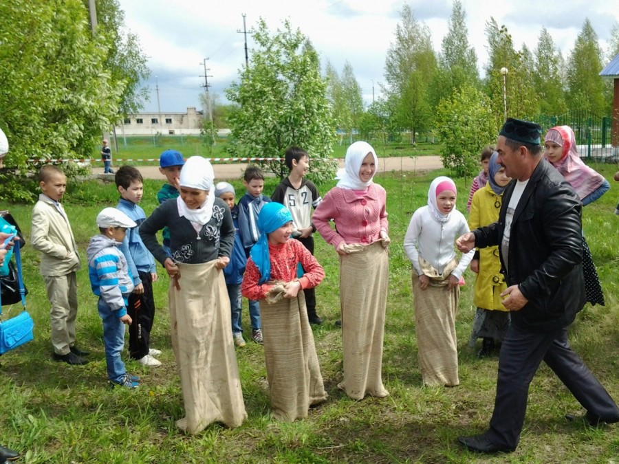 В селе Чалпы Азнакаевского района и мечети "Зангар" прошли Сабантуи для шакирдов
