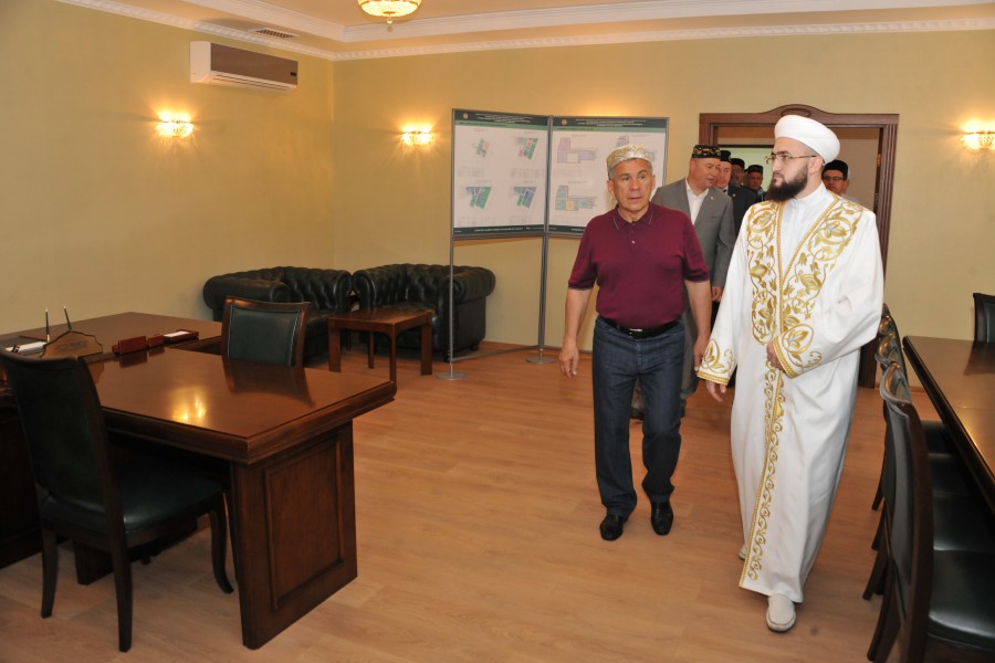 Президент Татарстана ознакомился с новой резиденцией Духовного управления мусульман РТ