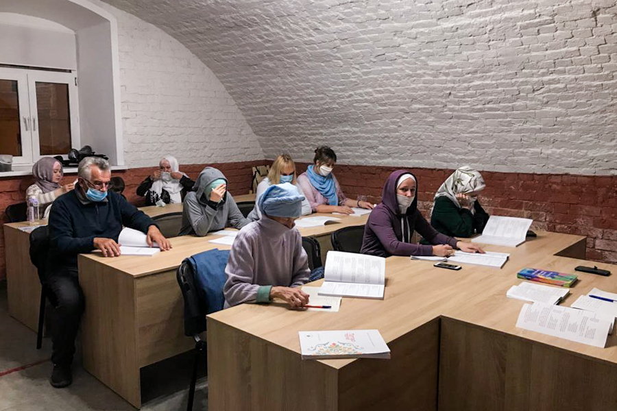 В БФ «Закят» ДУМ РТ стартовали уроки татарского языка для подопечных