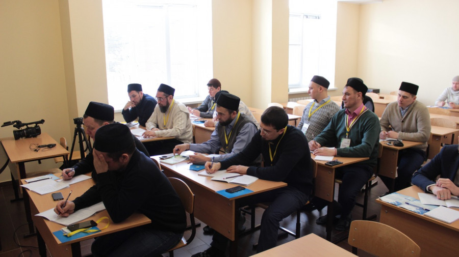 Имамы прошли курсы руководителей паломнических групп