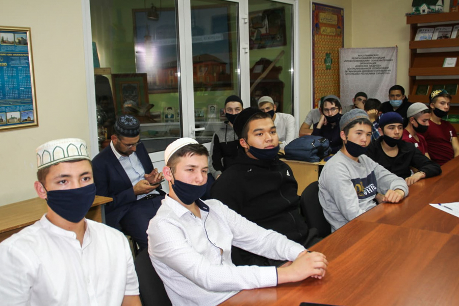 В медресе Татарстана проходят открытые уроки «Экстремизму – нет!»