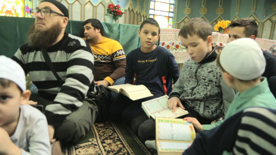 150 детей приняли участие в конкурсе чтецов Корана в Набережных Челнах
