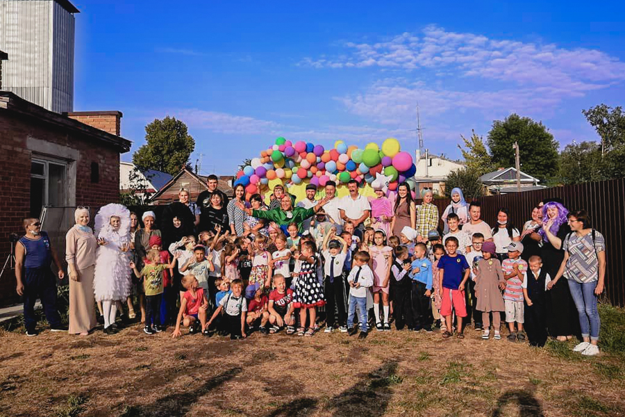 В Чистополе прошёл праздник для детей в рамках акции "Помоги собраться в школу"
