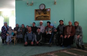 В мечети Верхнего Услона прошла встреча с инвалидами из Дома престарелых