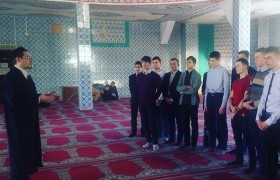 Центральную мечеть Альметьевска посетили студенты