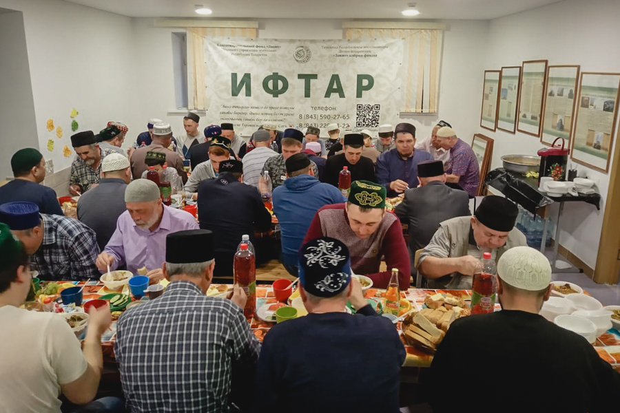 В мечетях Казани и Татарстана начинаются ифтары. Куда пойти?