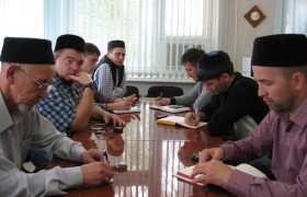 В Чистополе состоялось совещание с участием представителей мухтасибата и руководства района