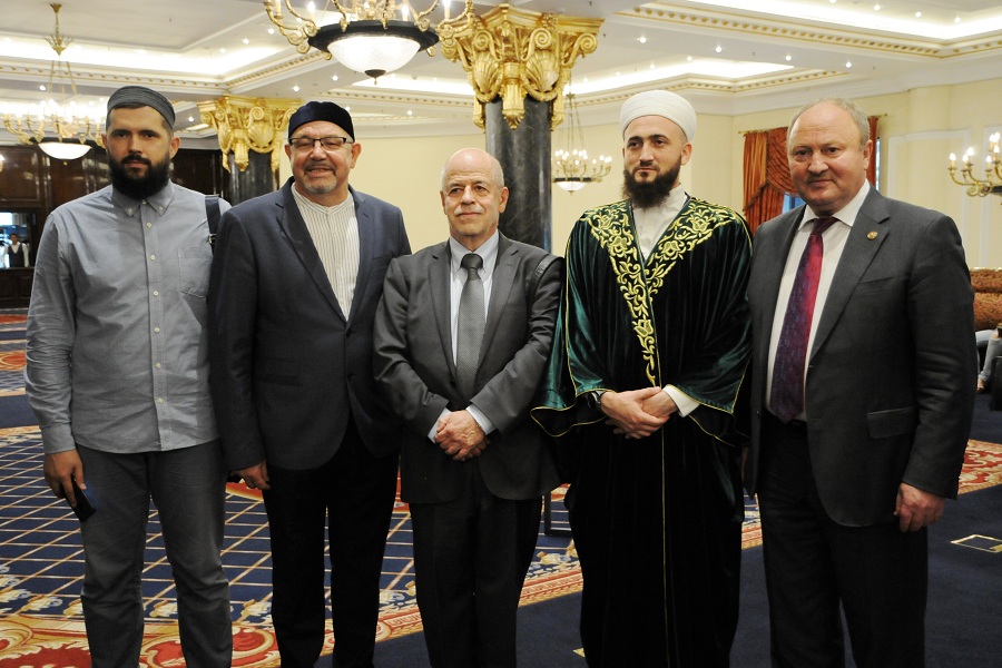 Муфтий РТ принял участие в церемонии присвоения степени почетного доктора главе Всемирной Исламской Лиги