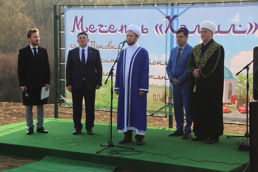 В Пестречинском районе заложили «капсулу времени» в фундамент будущей мечети