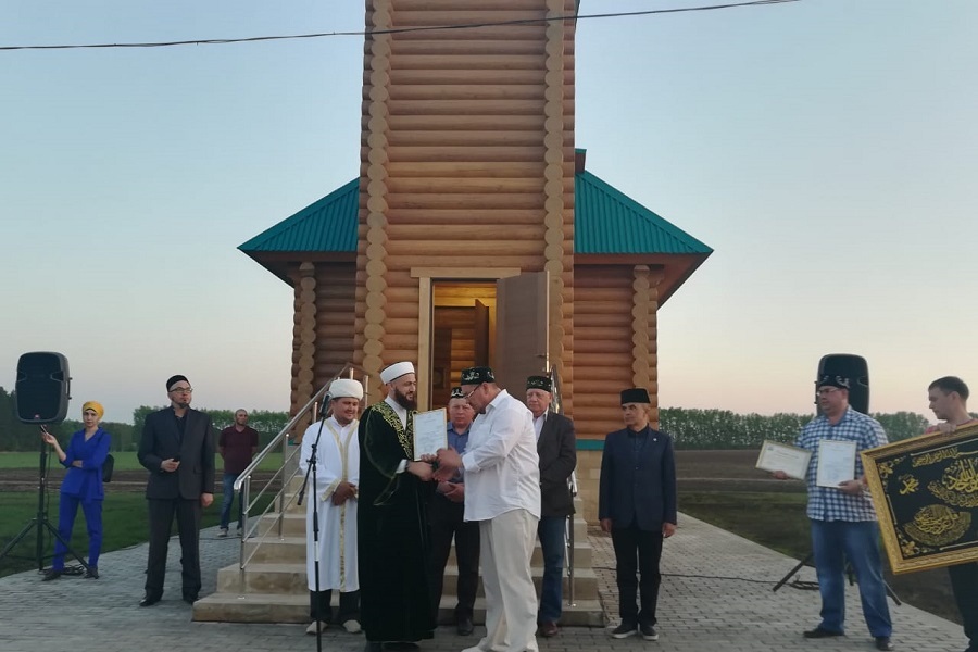 В Актаныше открылись новые "ворота" Татарстана со стороны Башкирии - мечеть "Наиль"