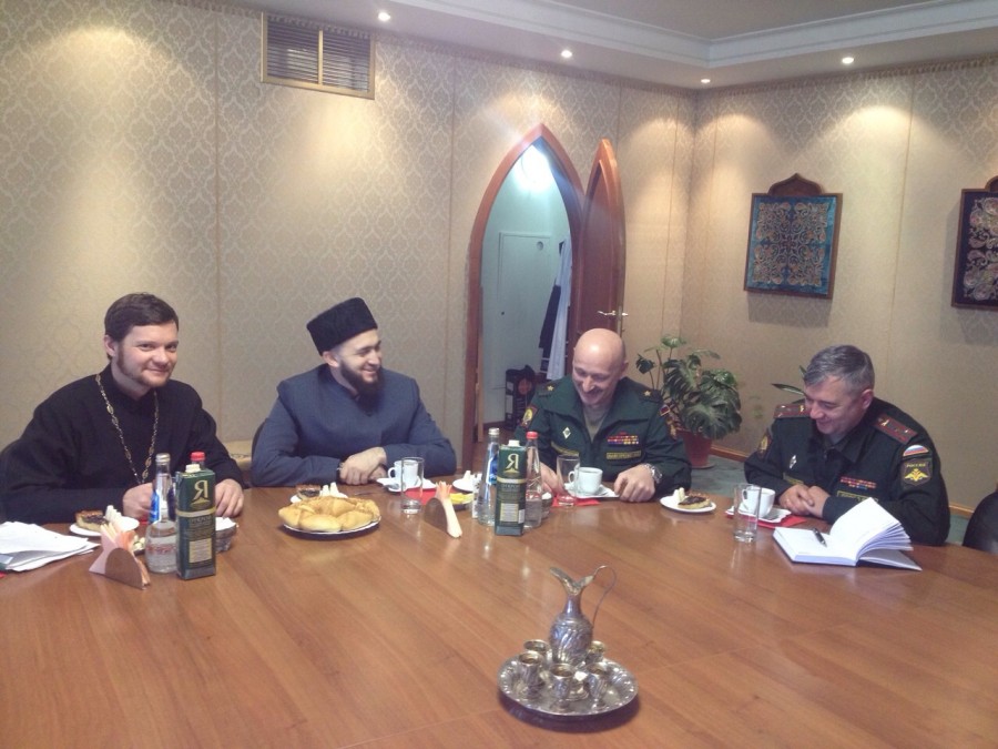 Муфтий Татарстана провёл встречу с начальником Казанского Танкового Училища