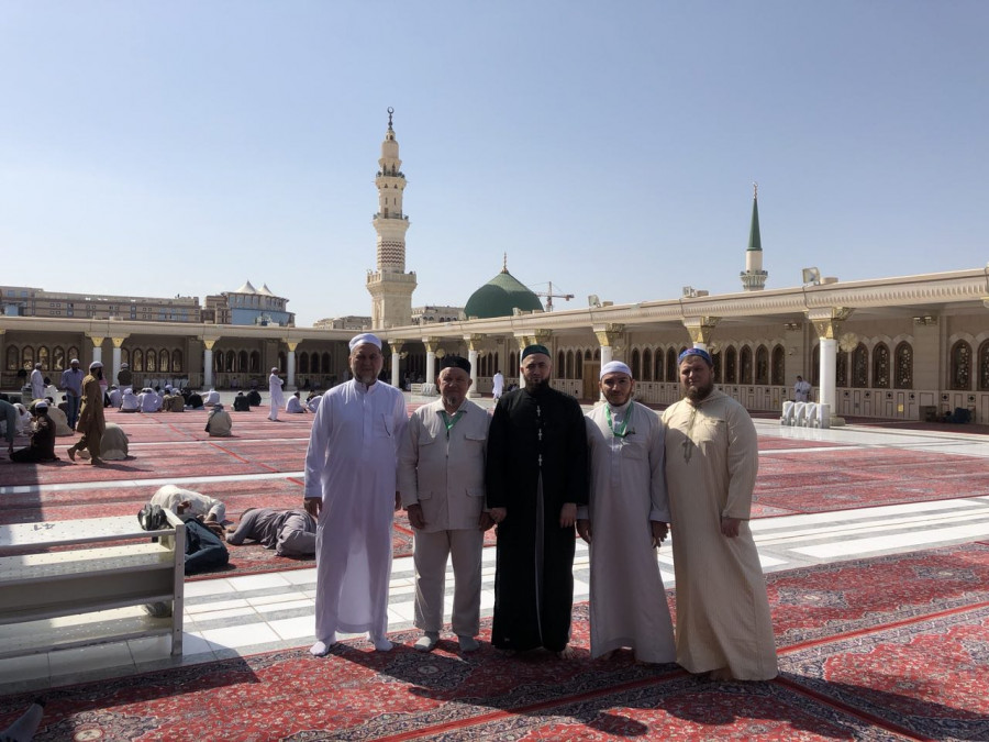 Муфтий и делегация ДУМ РТ совершили пятничный намаз в Мечети Пророкаﷺ . Фоторепортаж