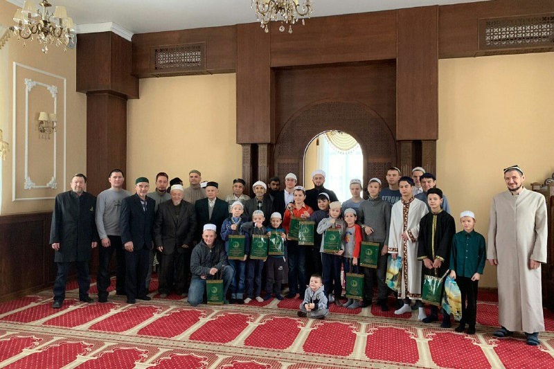 В мечети «Тынычлык» прошел конкурс чтецов Куръана среди детей
