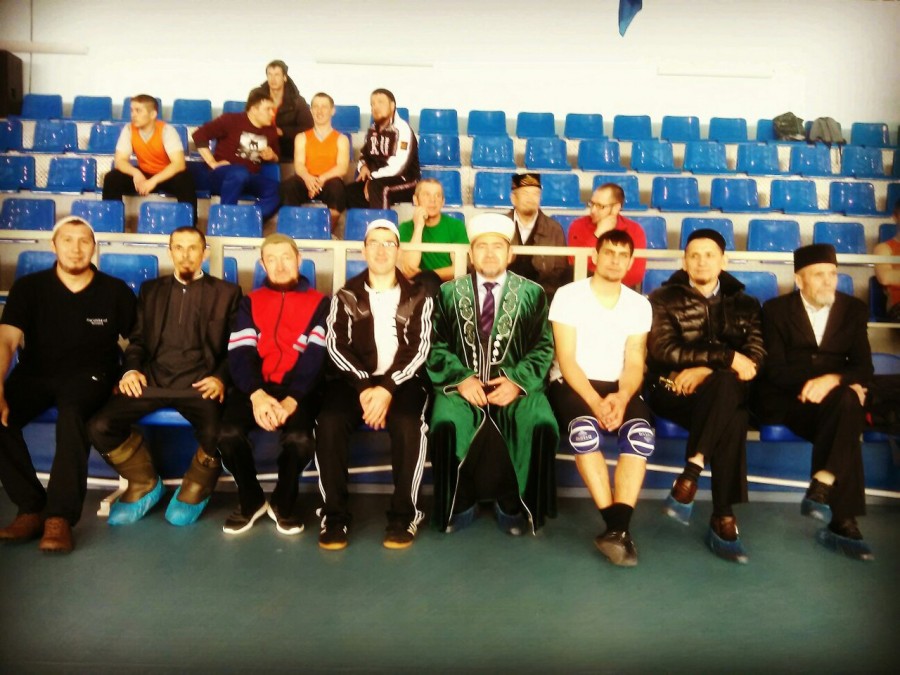 Аксубаевские спортсмены стали победителями мусульманского турнира по волейболу