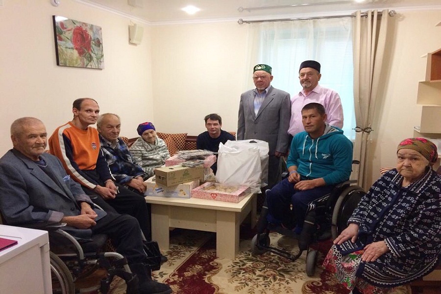 Аксакалы Чистополя посетили дом-интернат для престарелых и инвалидов