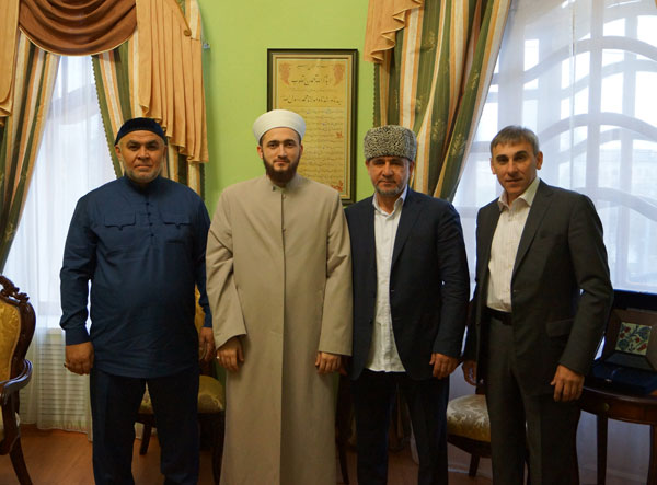 Муфтий Чечни посетил ДУМ РТ