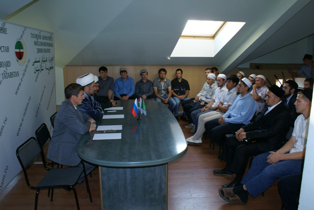 Муфтий Илдус хазрат Файзов встретился со студентами, обучающимися за рубежом
