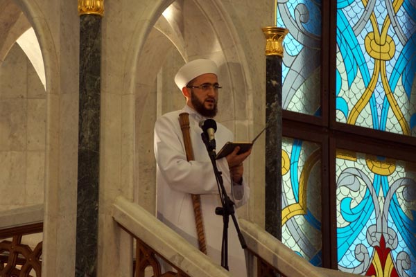 Муфтий Татарстана провел праздничную молитву в Кул Шарифе