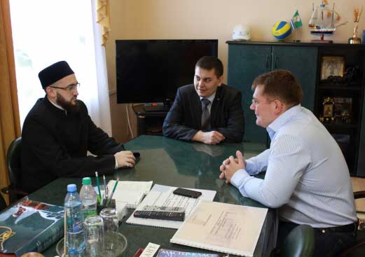 Муфтий Татарстана встретился с главой Зеленодольского района
