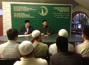 Муфтий Татарстана провел встречу со студентами, обучающимися в зарубежных исламских вузах