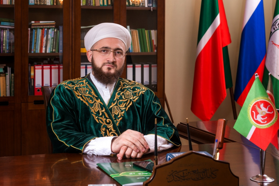 Поздравление муфтия Камиля хазрата Самигуллина с Днем Республики Татарстан