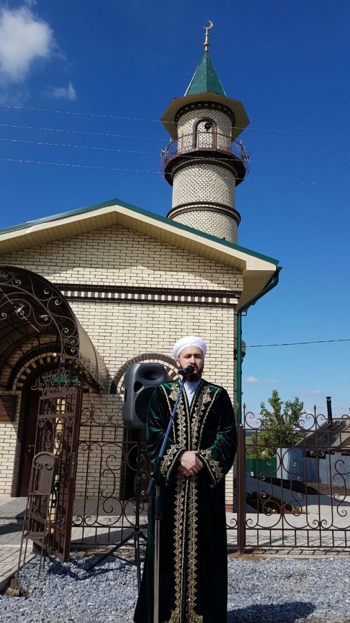 Муфтий РТ в селе Новый Арыш открывает мечеть