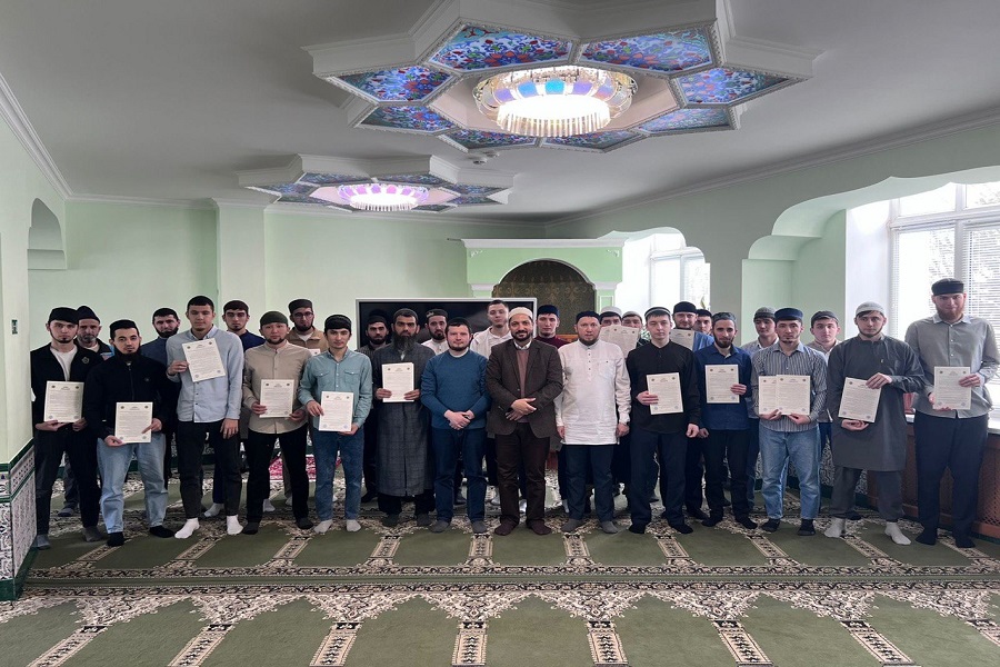 Студенты Центра подготовки хафизов Куръана КИУ получили иджазы