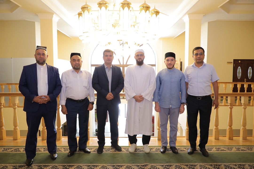 Муфтий Татарстана посетил резиденцию ДУМ Узбекистана