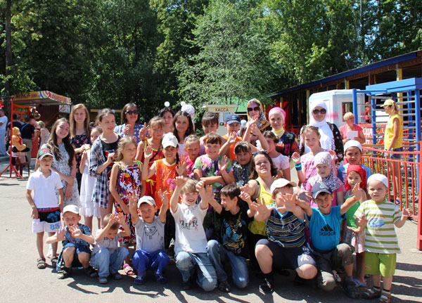 Отдел Благотворительности организовал для 35 детишек посещение парка Кырлай