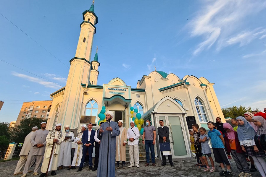 В Авиастроительном районе Казани открылась новая мечеть "Рахматулла"