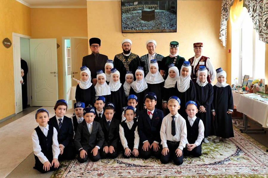 Муфтий ознакомился с деятельностью татарско-мусульманской школы “Нур” в Альметьевске
