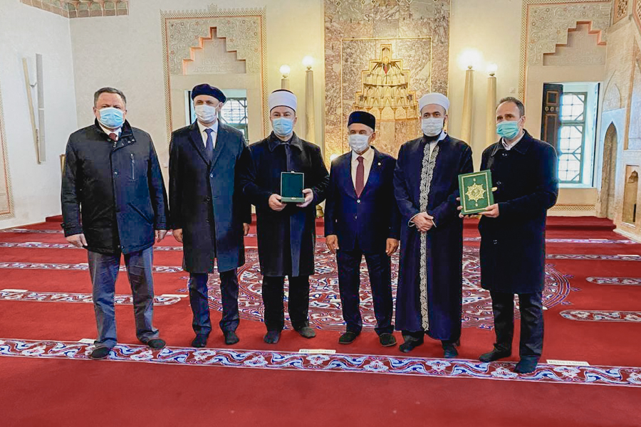 Президент и Муфтий Татарстана посетили мечеть Гази Хусрев-бега в Сараево
