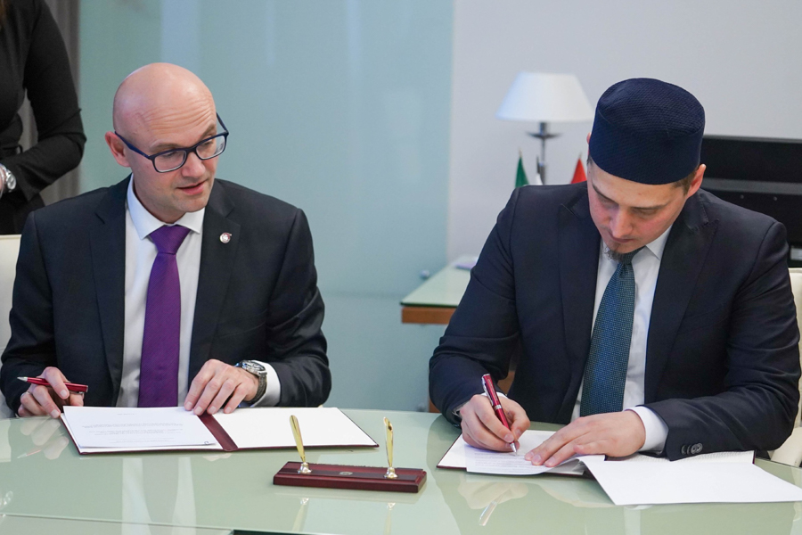 Комитет по стандарту «Халяль» ДУМ РТ и КНИТУ подписали Меморандум о сотрудничестве