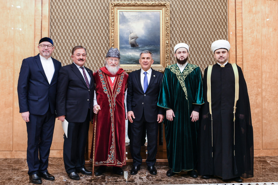 Президент РТ провел совещание, посвященное Болгарской исламской академии
